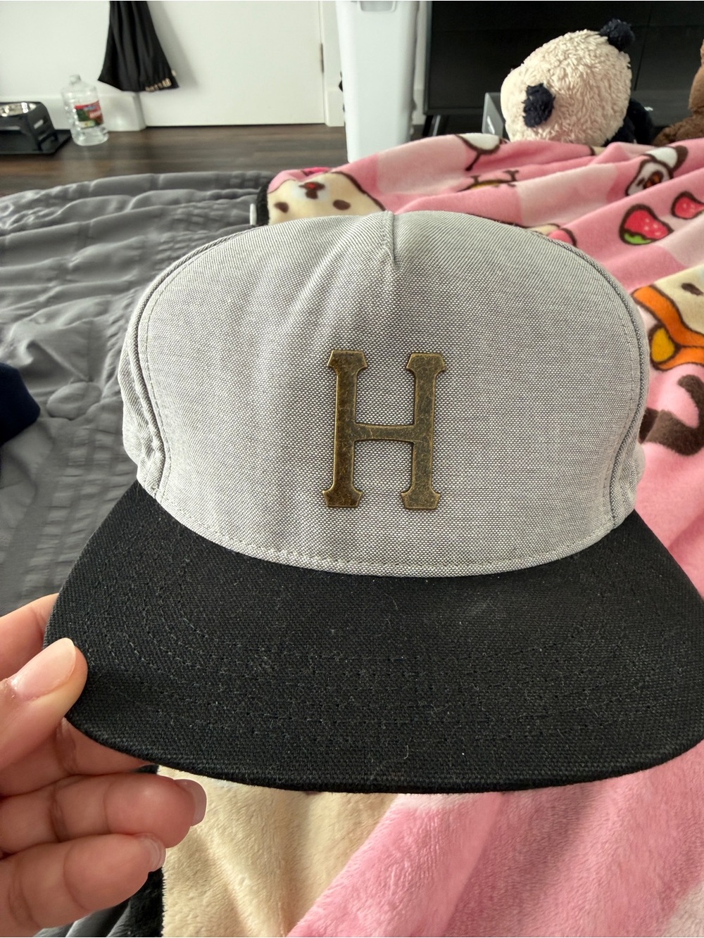 HUF Two-Tone Gray and Black Snapback Hat with Brass H Emblem